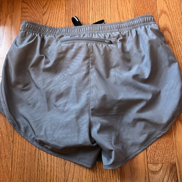 Nike dri-fit running shorts - Picture 5 of 9